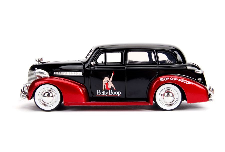 Betty Boop - 1939 Chevy Master Deluxe 1:24 with Figure Hollywood Ride - Gametraders Modbury Heights