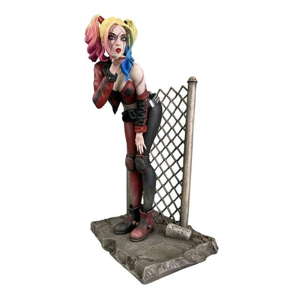 Batman - Harley Quinn Dceased PVC Statue